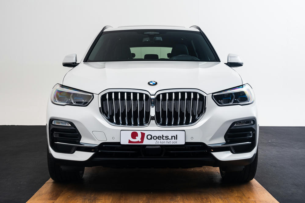 BMW - X5 xDrive45e Mineralweiss (4).jpg