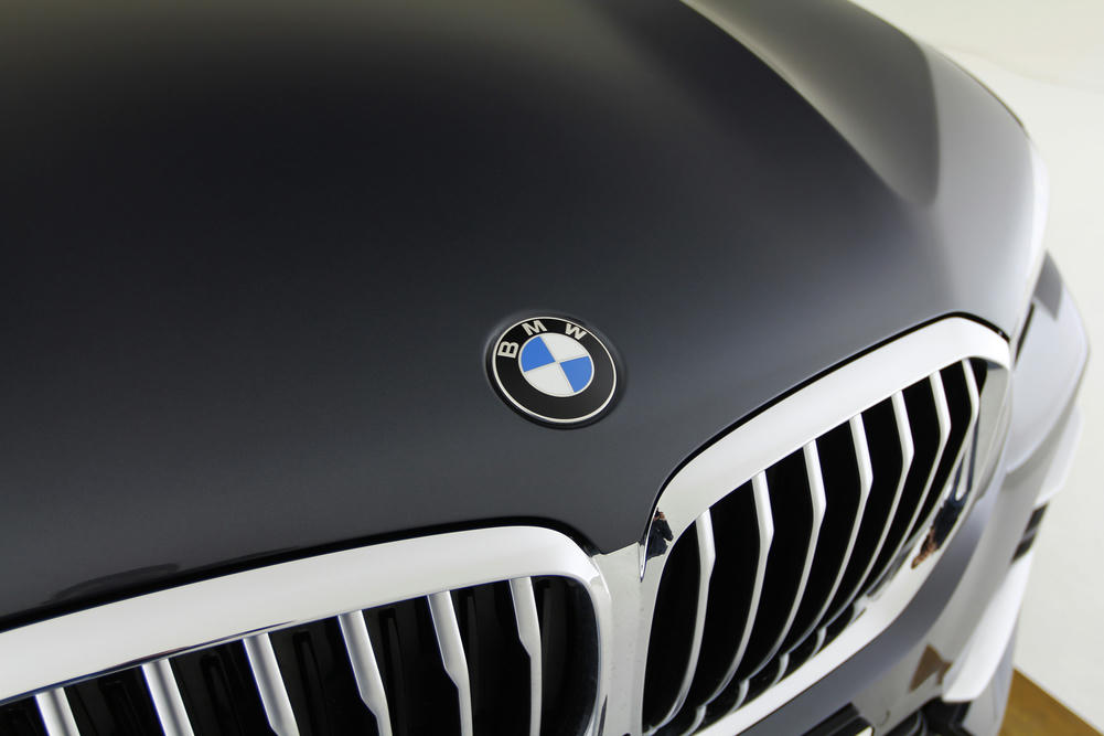 BMW - X5 xDrive45e xLine Grill.JPG
