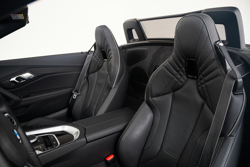 BMW - Z4 sDrive20i Leder Vernasca Schwarz (5).jpg