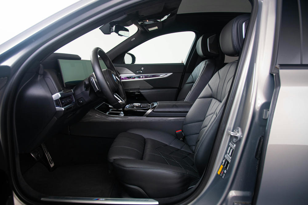 BMW - i7 xDrive60 - CM76182 - Interieur (2)