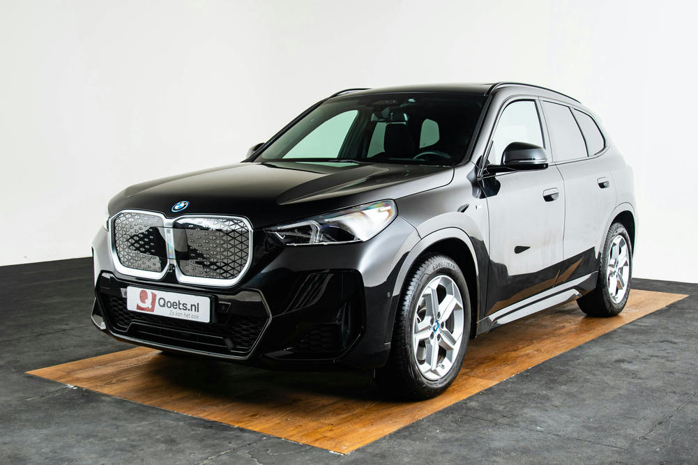BMW - iX1 xDrive30 - 5Z83121 - Exterieur (1)