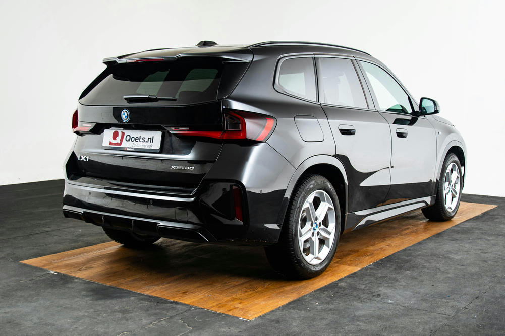 BMW - iX1 xDrive30 - 5Z83121 - Exterieur (18)
