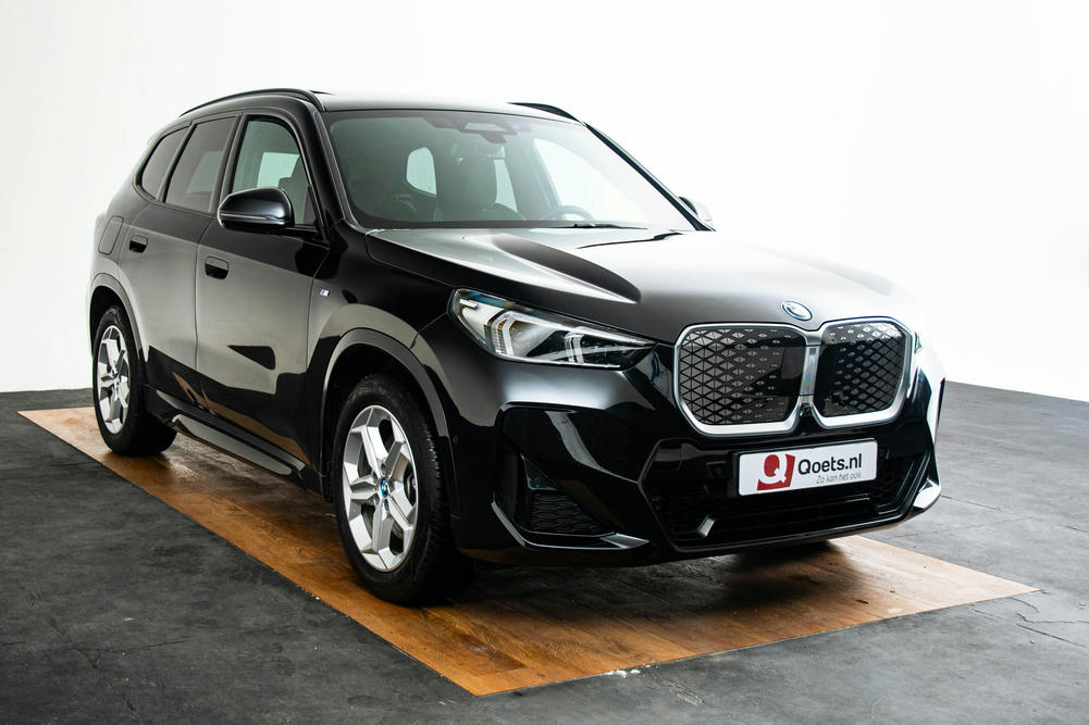 BMW - iX1 xDrive30 - 5Z83121 - Exterieur (5)