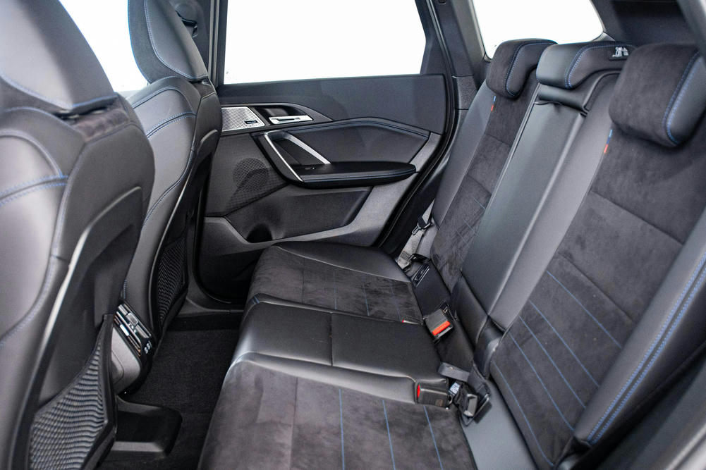 BMW - iX1 xDrive30 - 5Z83121 - Interieur (4)