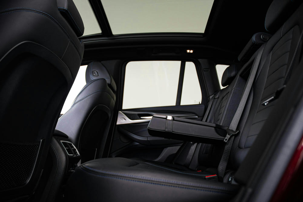 BMW - iX3 - S208108 - Interieur (2)