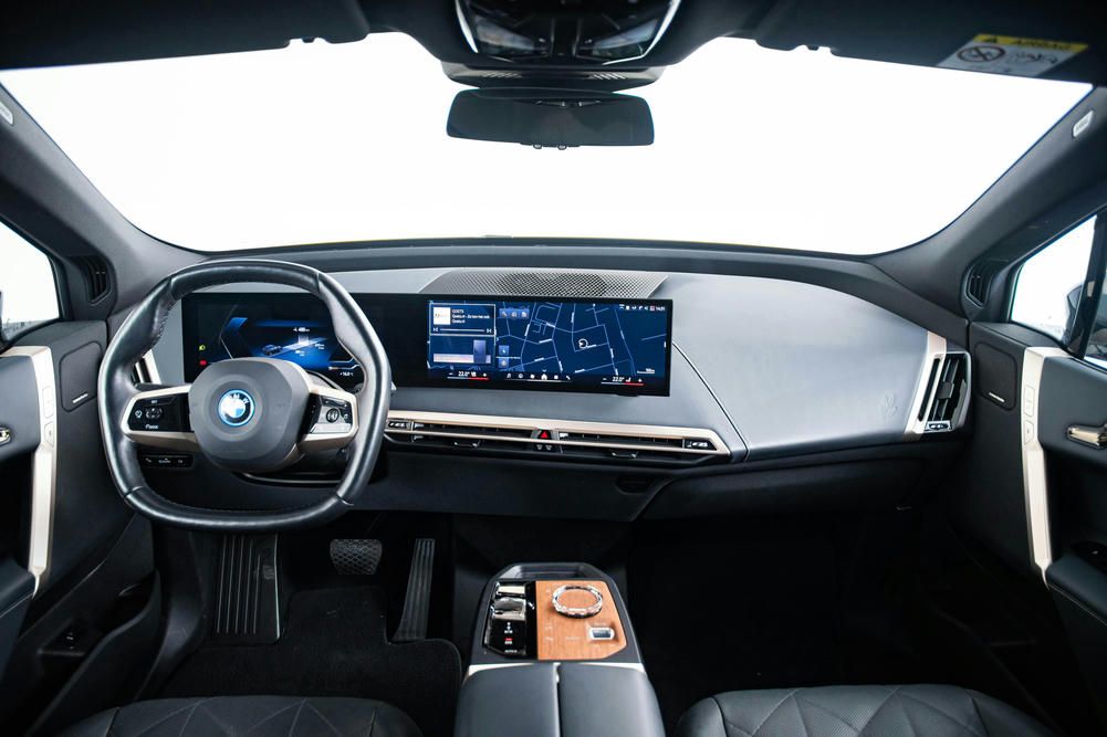 BMW - iX xDrive50 - CP23510 - interieur (1) (1)