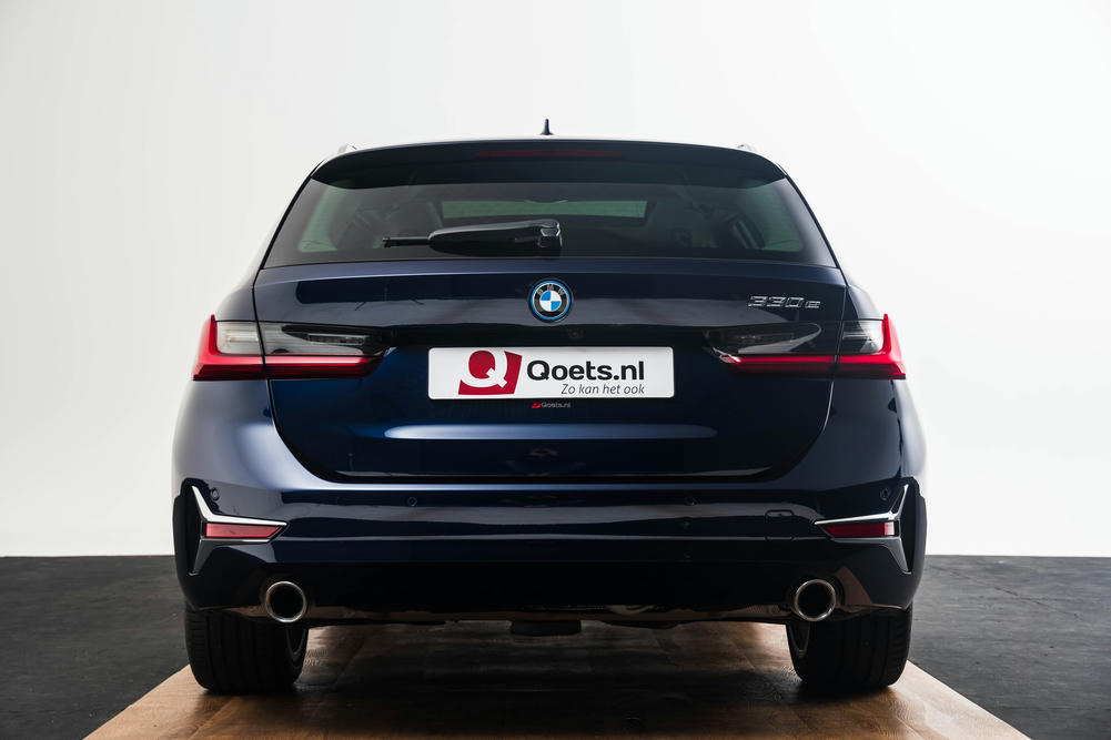 BMW 330e Touring AK.jpg