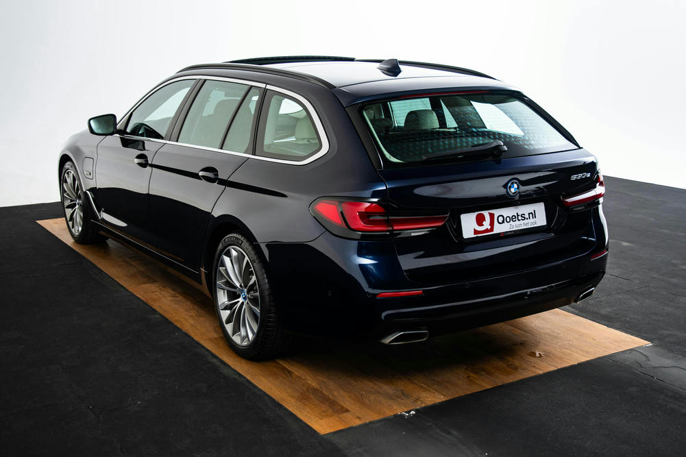 BMW 5-serie Touring luxuryline achteraanzicht