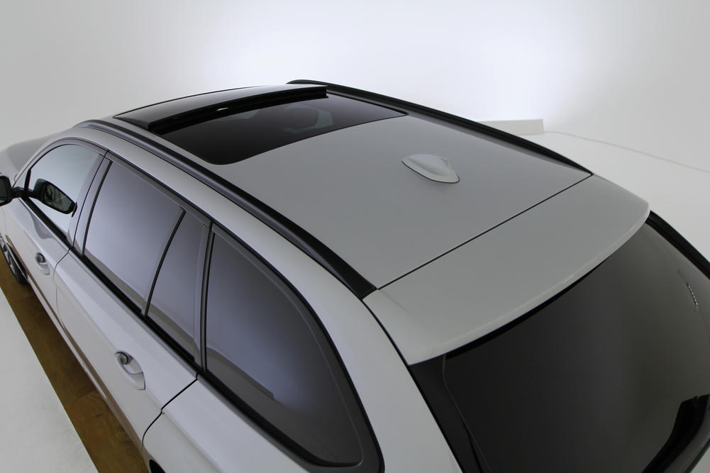 BMW 5 Serie - 3MC - BMW Individual dakrailing in hoogglans.JPG