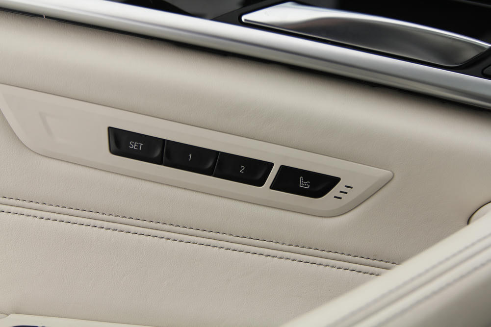 BMW 5 Serie - 4T7 Massagefunctie voor beide voorstoelen.JPG