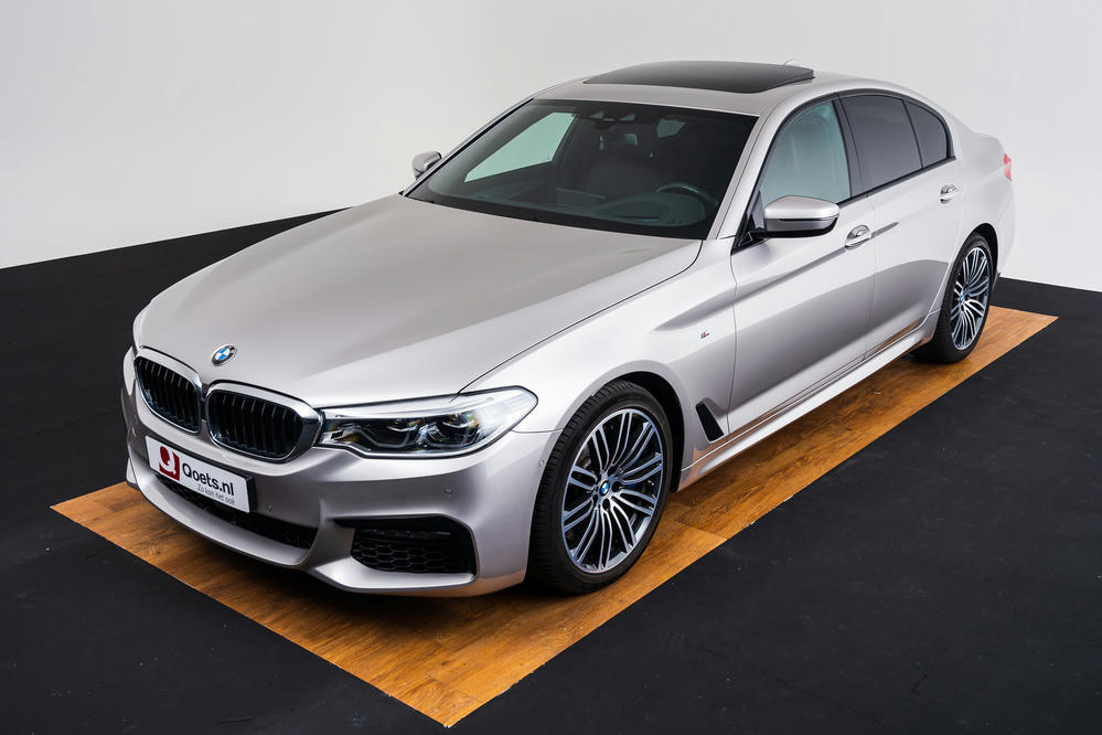 BMW 5 Serie Rhodonitsilber metallic18.jpg