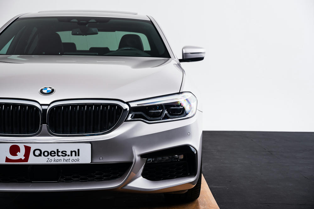 BMW 5 Serie Rhodonitsilber metallic 1.jpg