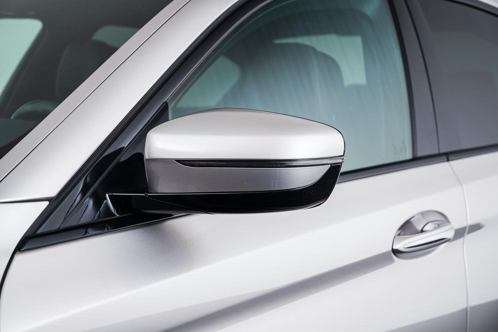 BMW 5 Serie Rhodonitsilber metallic 5.jpg