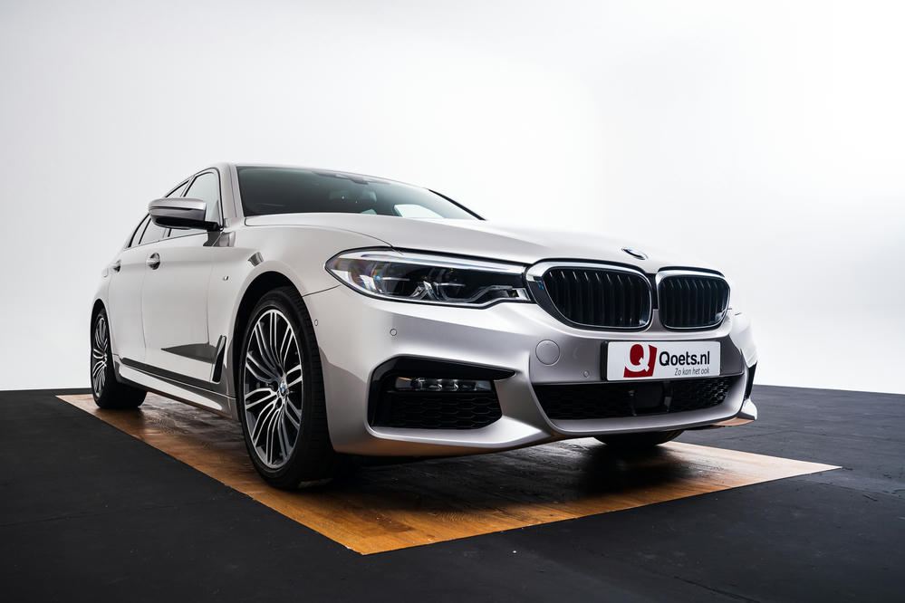 BMW 5 Serie Rhodonitsilber metallic 6.jpg