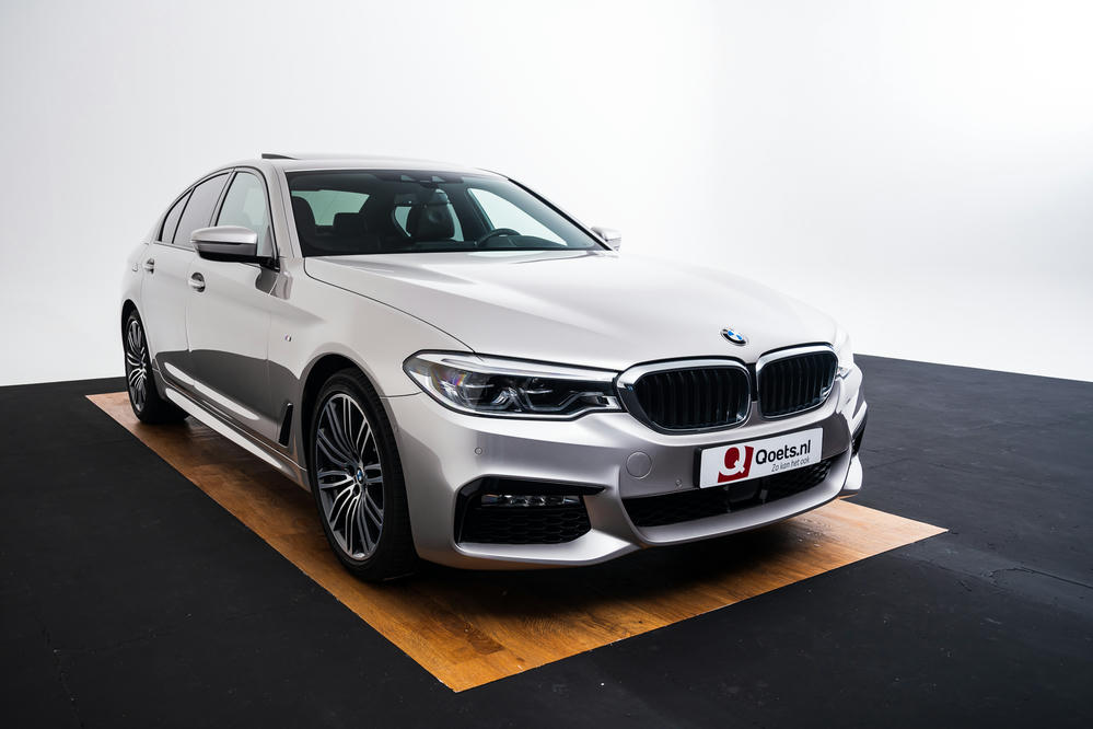 BMW 5 Serie Rhodonitsilber metallic 7.jpg