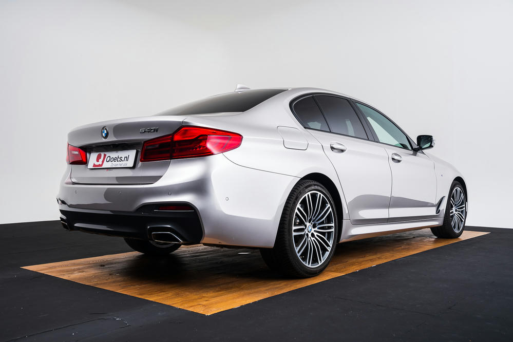 BMW 5 Serie Rhodonitsilber metallic 9.jpg