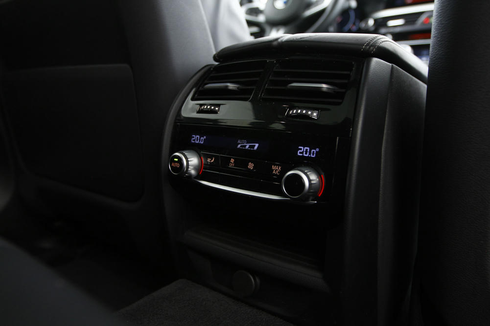 BMW 5 serie 4NB - 4-zone automatische airconditioning (2).JPG