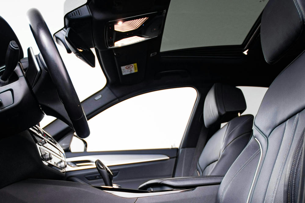 BMW 5 serie pano van binnen