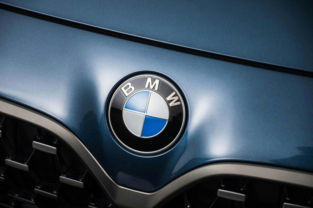 BMW Arctic Race Blue (14).jpg