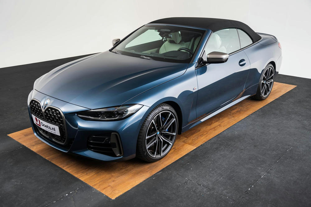 BMW Arctic Race Blue (17).jpg