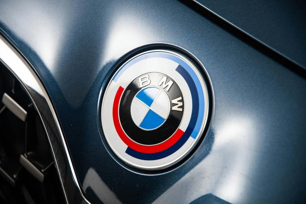 BMW Arctic Race Blue metallic