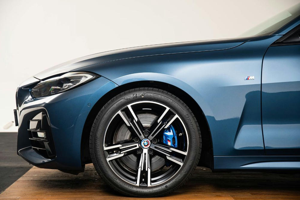 BMW Arctic Race Blue metallic (6)