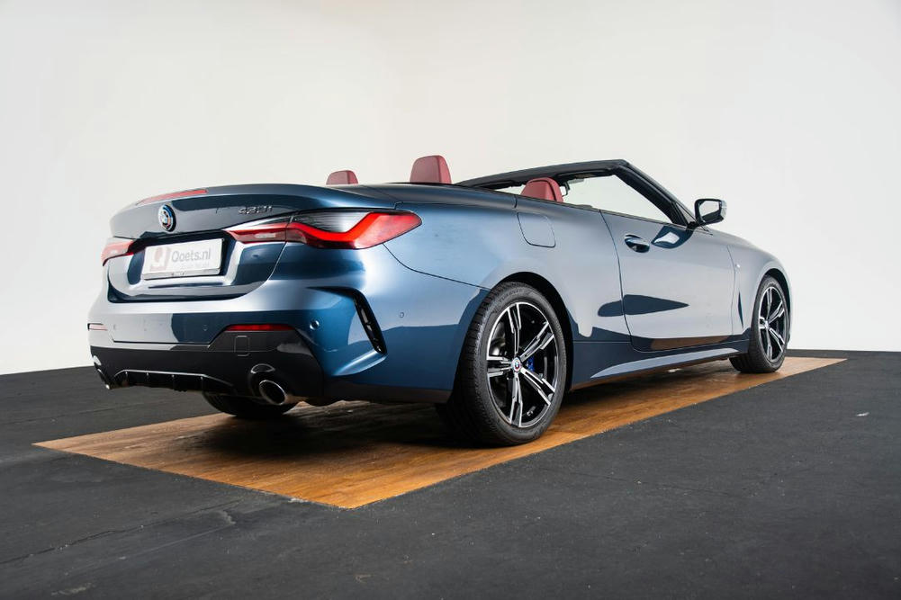 BMW Arctic Race Blue metallic (9)