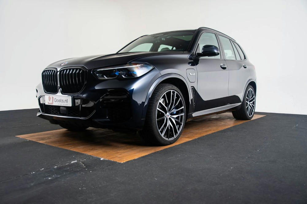 BMW Carbonschwarz metallic (4)