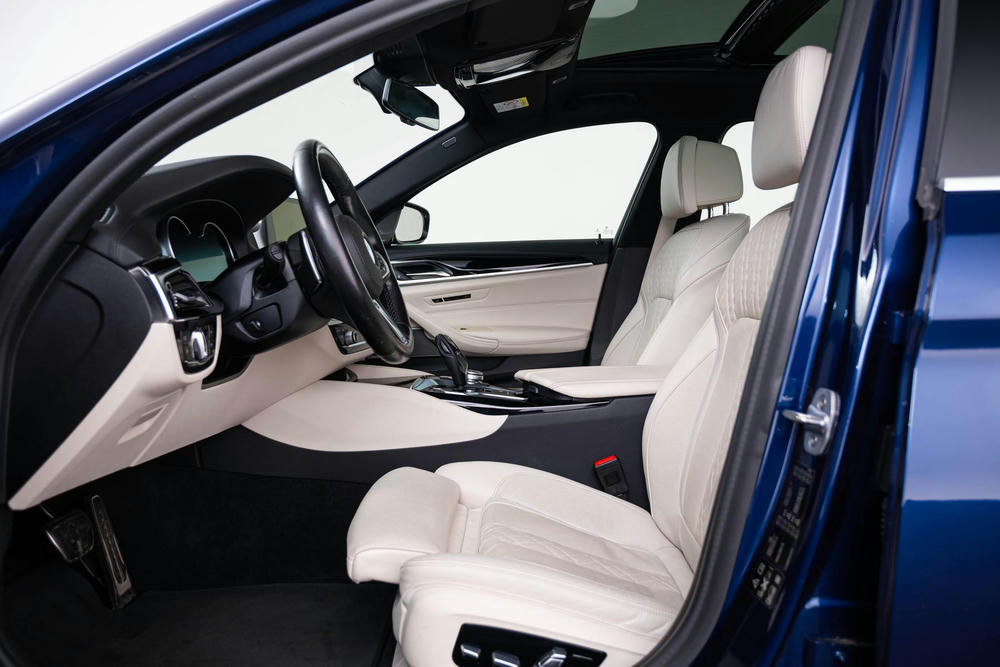 BMW Exklusivleder Nappa Elfenbeinweiss (1).jpg