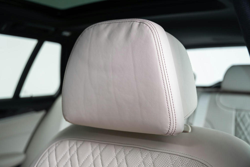 BMW Exklusivleder Nappa Elfenbeinweiss (8).jpg