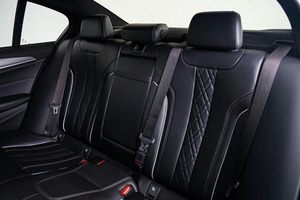 BMW Exklusivleder Nappa Schwarz (13).jpg