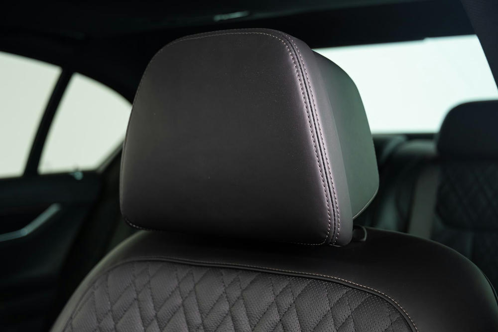 BMW Exklusivleder Nappa Schwarz (2).jpg