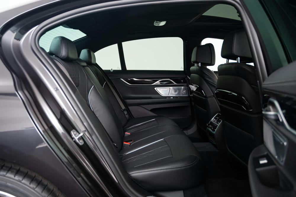 BMW Exklusivleder Nappa Schwarz (8).jpg