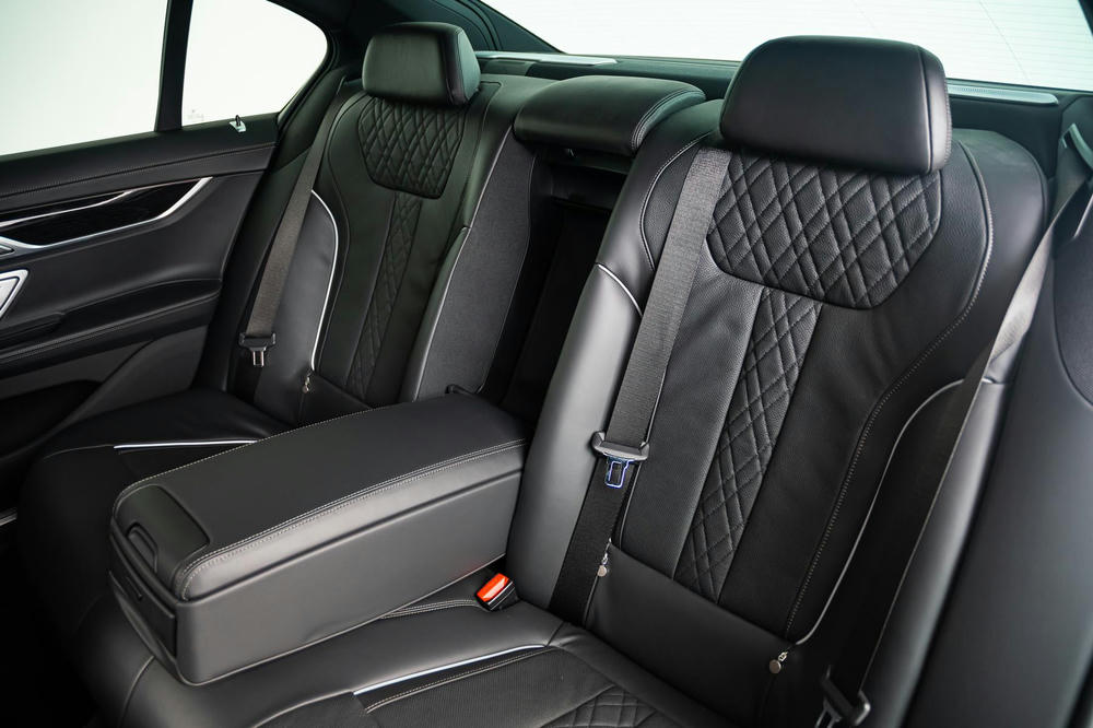 BMW Exklusivleder Nappa Schwarz (9).jpg