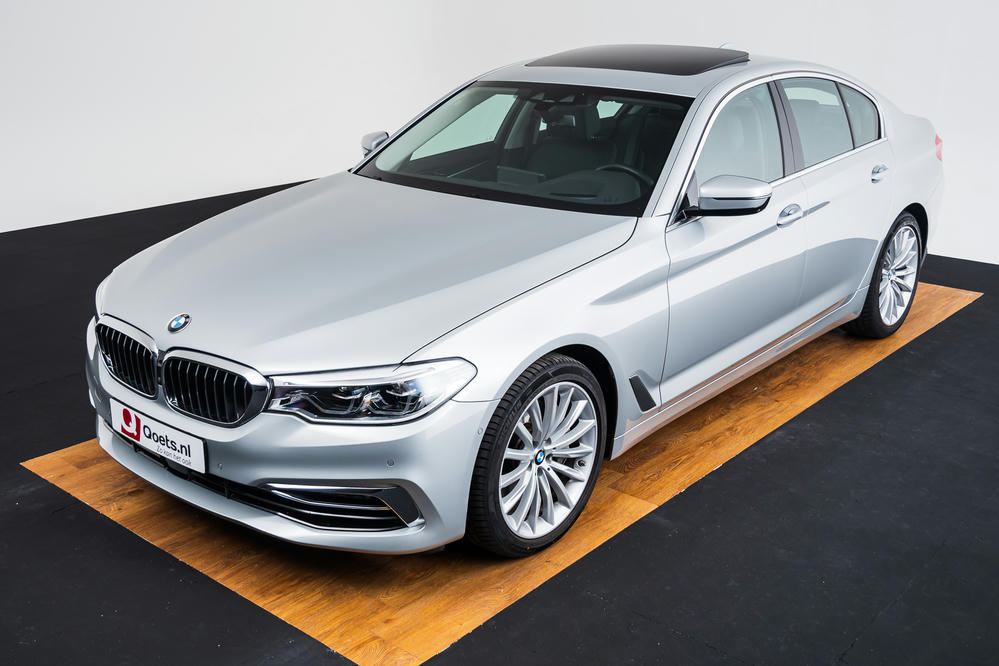 BMW Glaciersilber Metallic2.jpg