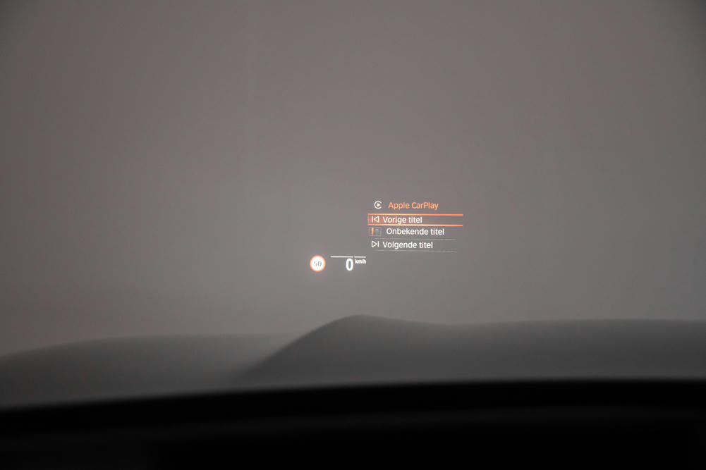 BMW Head up display - Apple Carplay Muziek (3).jpg