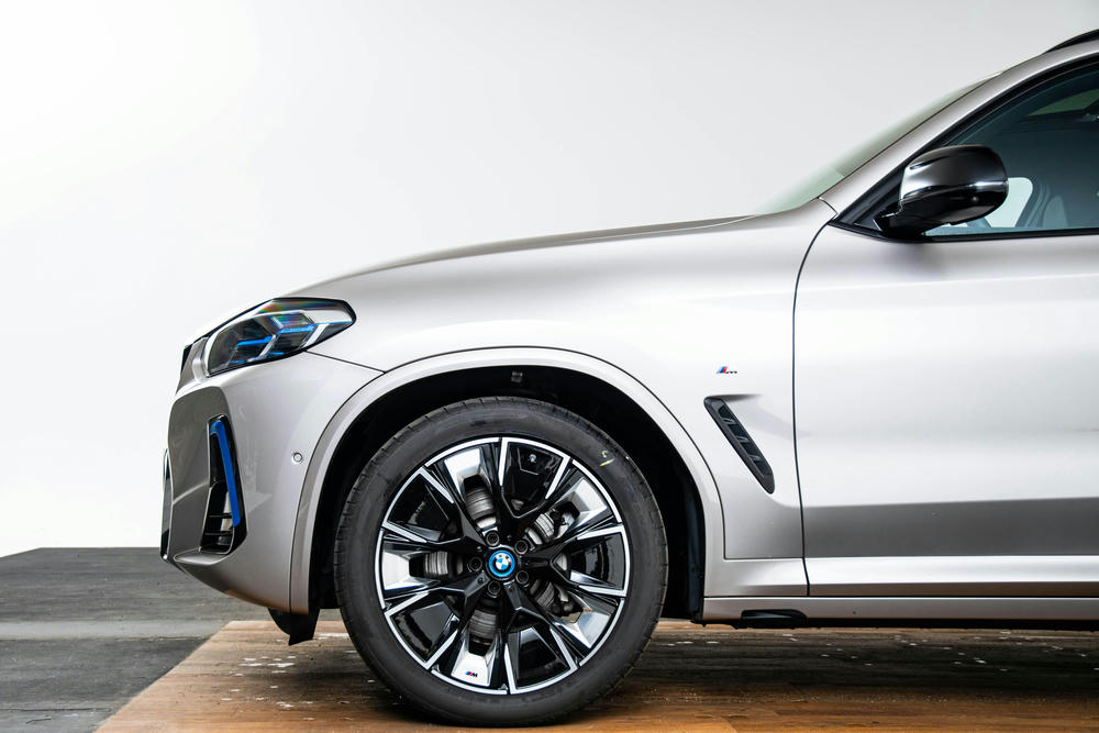 BMW Kaschmir-zilver metallic 4