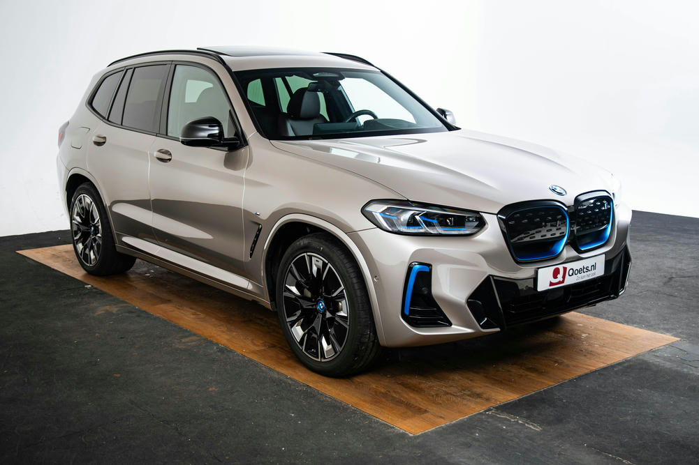 BMW Kaschmir-zilver metallic 5