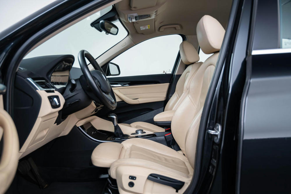 BMW Leder Vernasca Canberrabeige (11).jpg