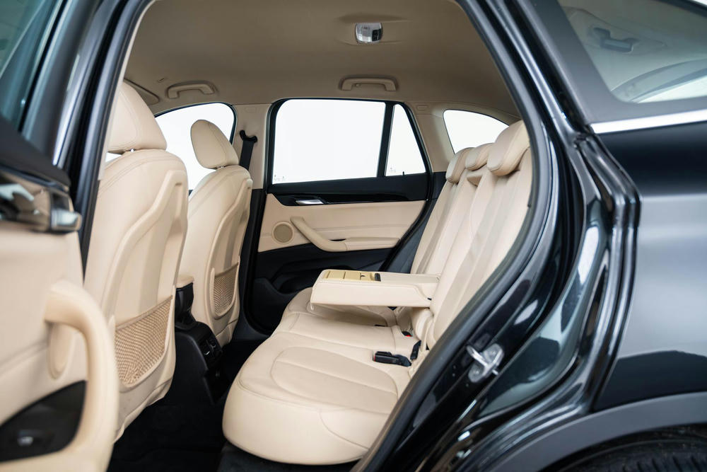 BMW Leder Vernasca Canberrabeige (12).jpg