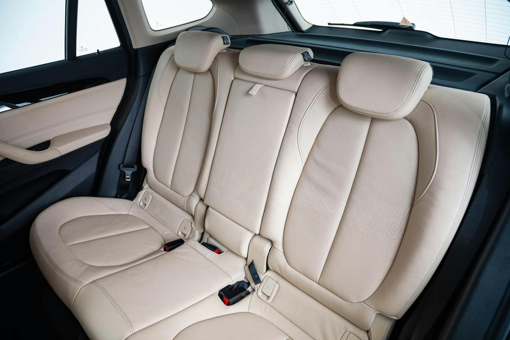 BMW Leder Vernasca Canberrabeige (13).jpg