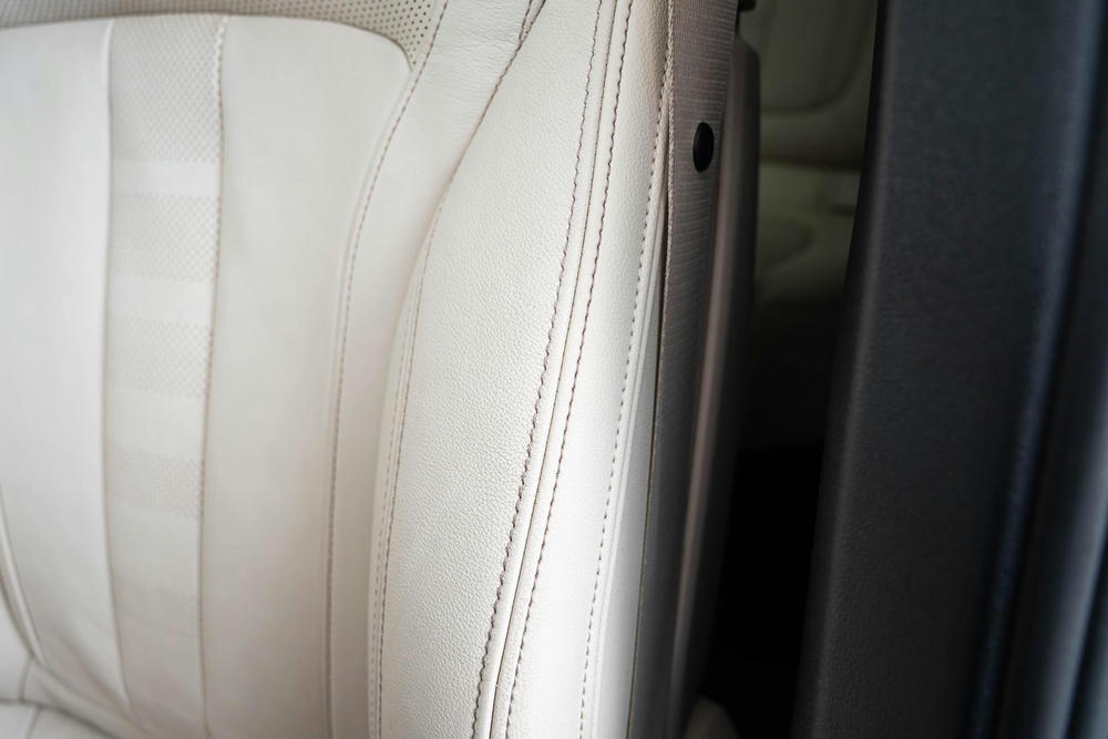 BMW Leder Vernasca Elfenbeinweiss (6).jpg