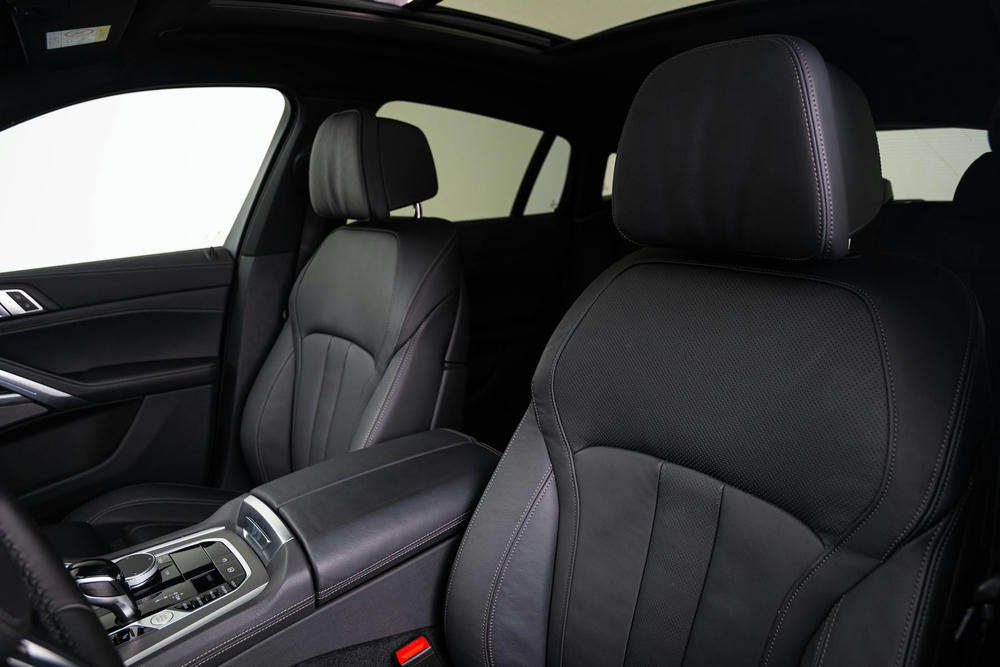 BMW Leder Vernasca Schwarz (2).jpg