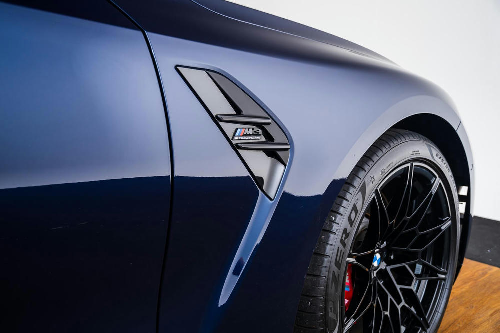 BMW M3 Tansanitblau.jpg