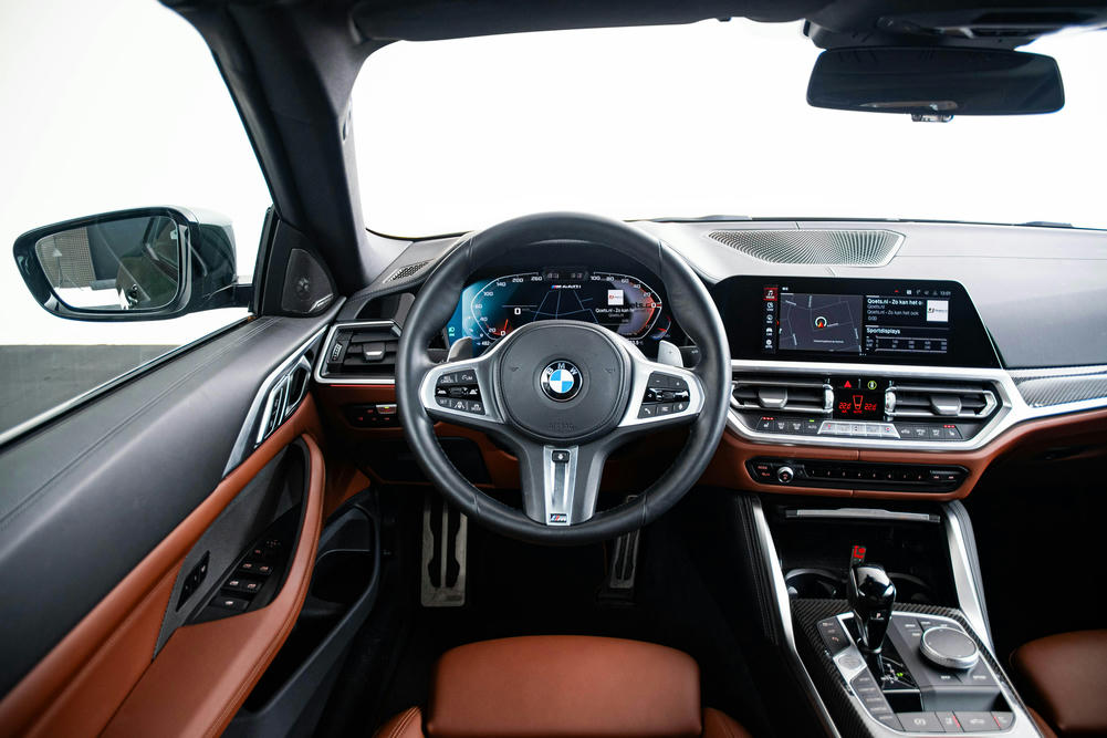 BMW M440i cabrio interieur van de PRE LCI