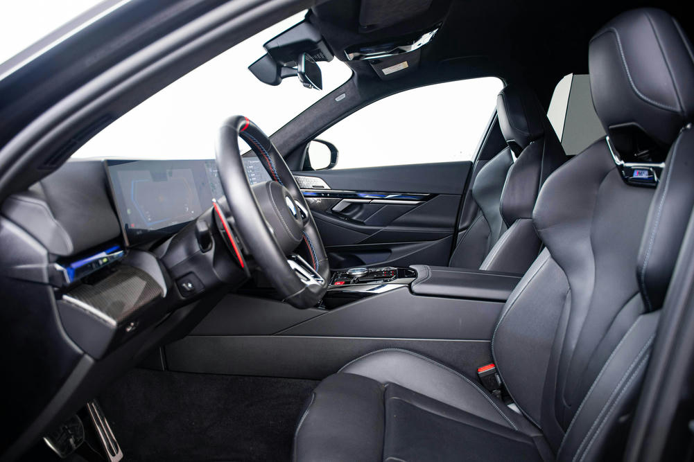 BMW M5 interieur stoelen