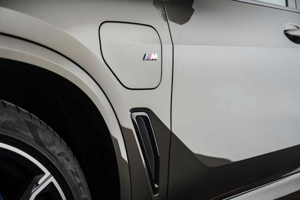 BMW Manhattan Metallic (10).jpg