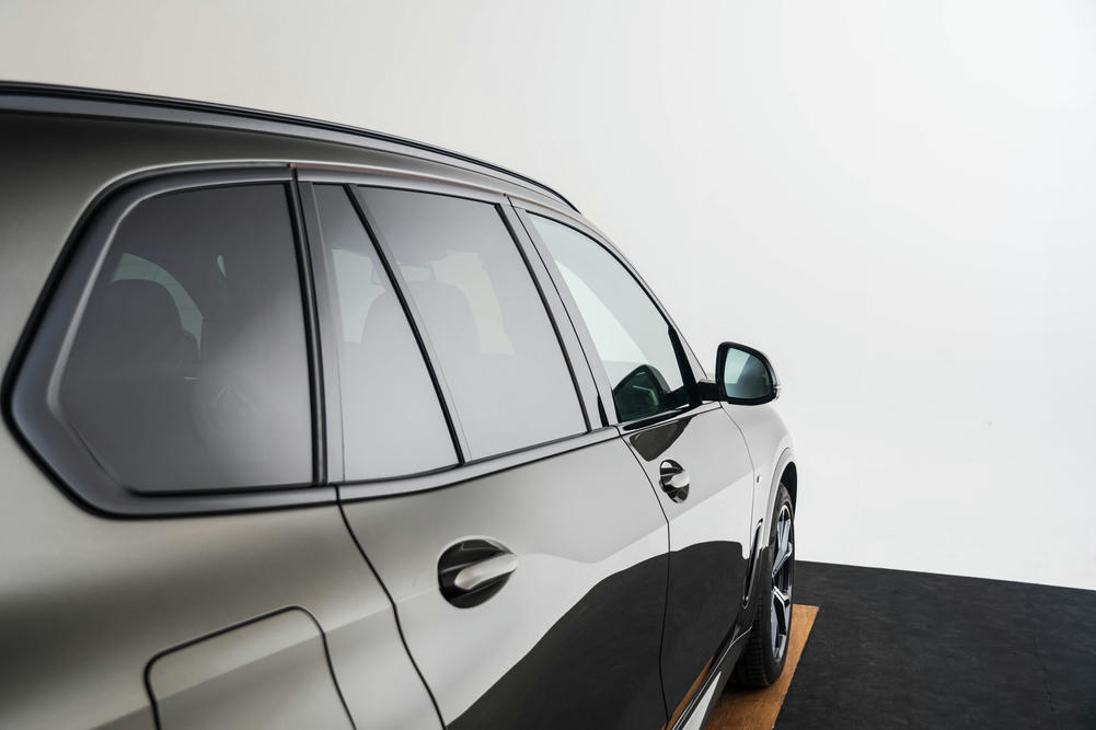 BMW Manhattan Metallic (11).jpg