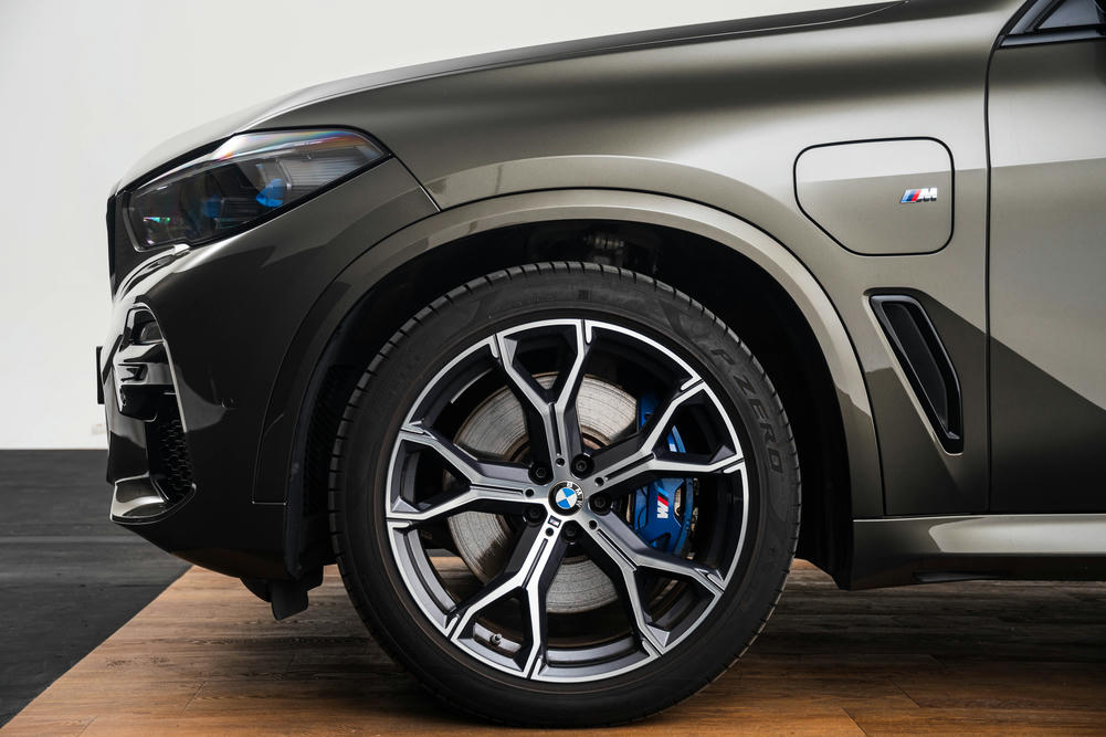 BMW Manhattan Metallic (3).jpg