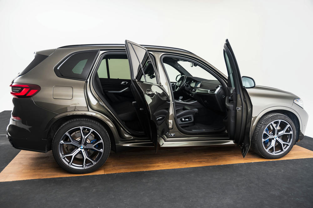 BMW Manhattan Metallic (9).jpg